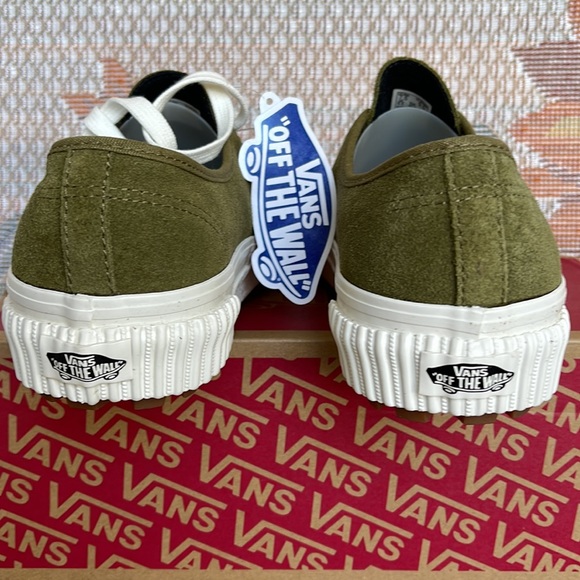 Vans WMNS Authentic 44 L
Anaheim Factory Og Suede
VN0005U4GRN
Sneakers - Picture 14 of 16